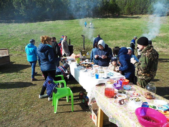 Балтач каратэчылары су коена, шашлык ашый... (+фоторепортаж)