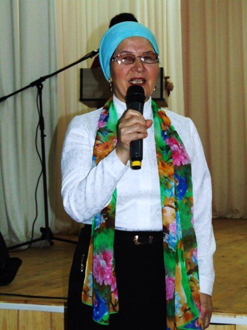 Журналист-язучы Гөлсинә Галимуллина белән очрашу кичәсеннән фотомизгелләр