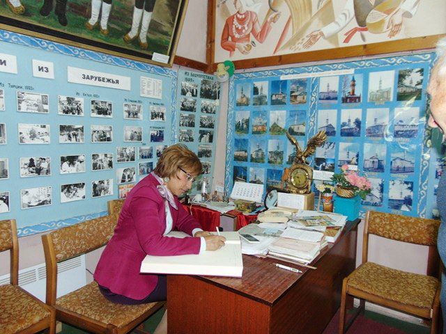 Эльмира Зарипова эшлекле визиты вакытында Чепья авылында да булды (+фоторепортаж)
