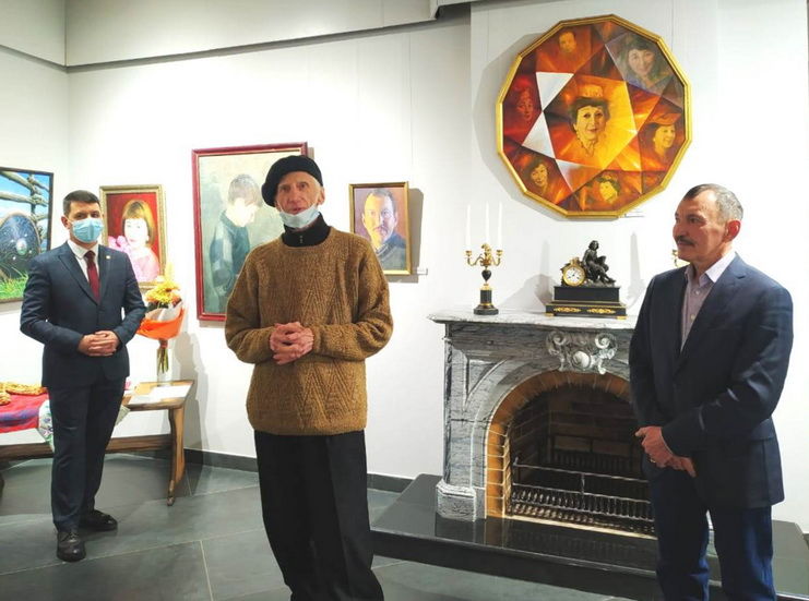 В галерее «ДOM ART» прошло торжественное открытие персональной выставки Тахира Ильясова «Родник моей души»