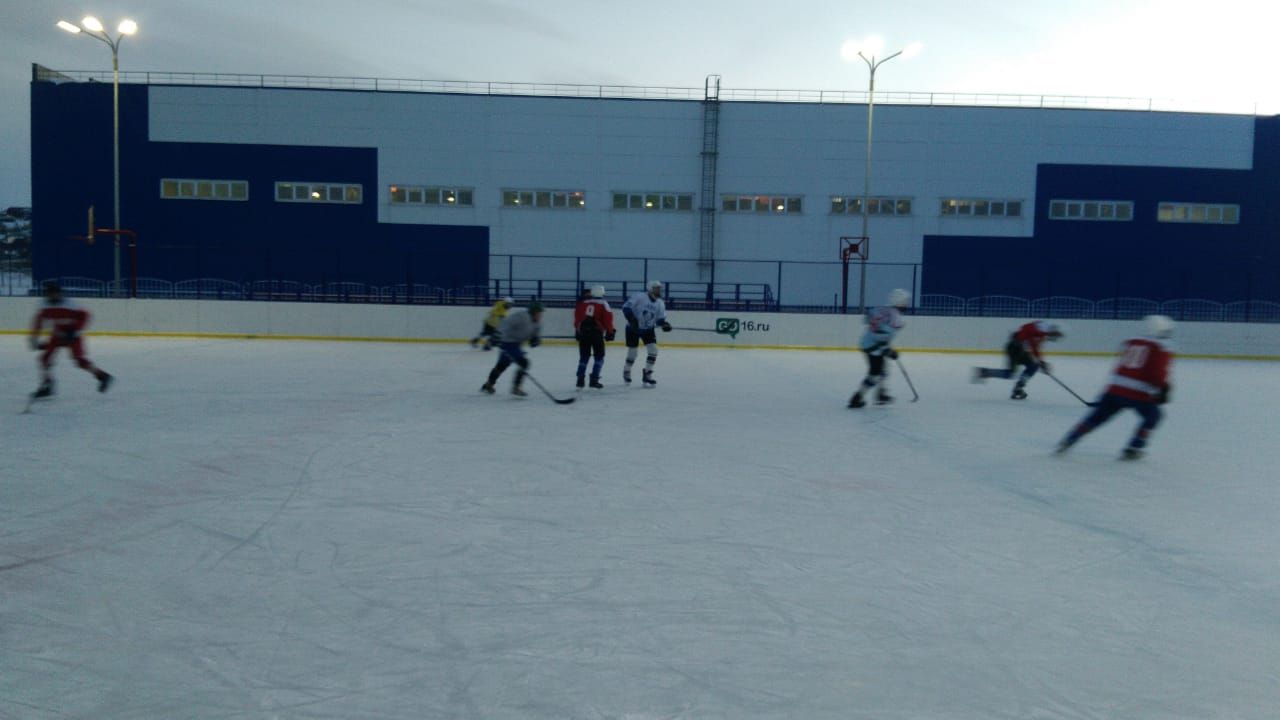 Балтач мәктәбенең хоккей йолдызлары очрашты (+фото)