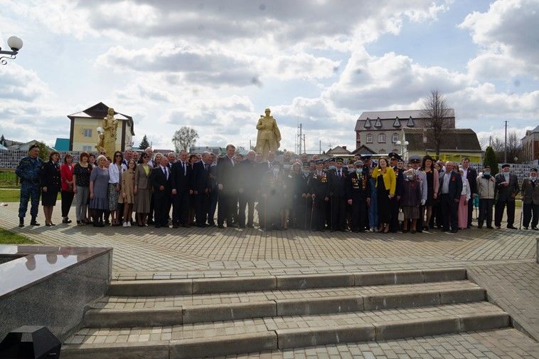 Балтачта узган парадтан бик күп фотолар