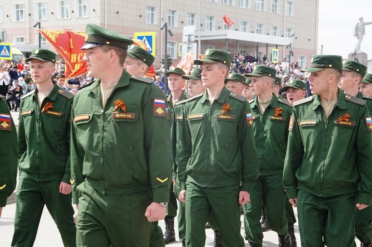 Балтачта узган парадтан бик күп фотолар