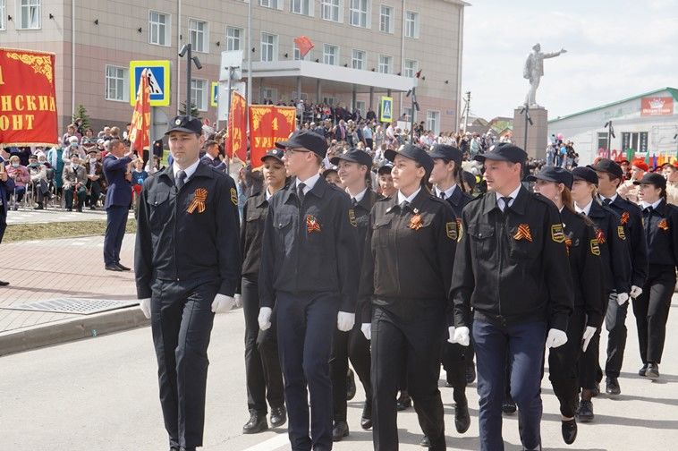 Балтачта узган парадтан бик күп фотолар