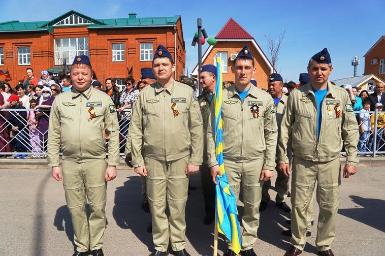 Балтачта узган парадтан бик күп фотолар