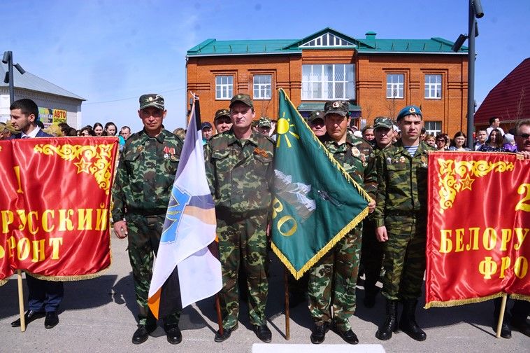 Балтачта узган парадтан бик күп фотолар