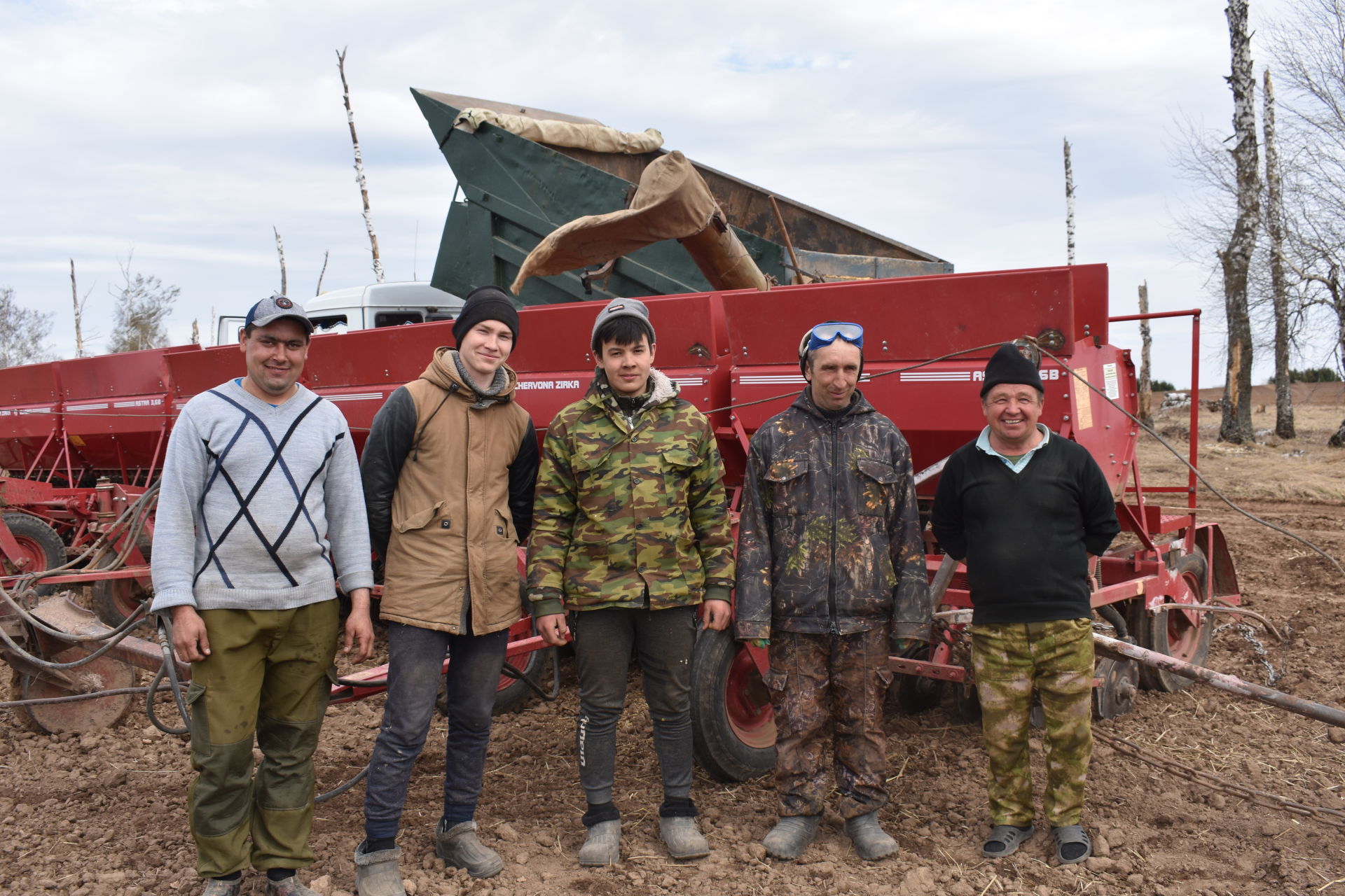 "Бөрбаш"лылар язгы кыр эшләрендә һәм чәчүдә тырыш хезмәт куялар (+фоторепортаж)