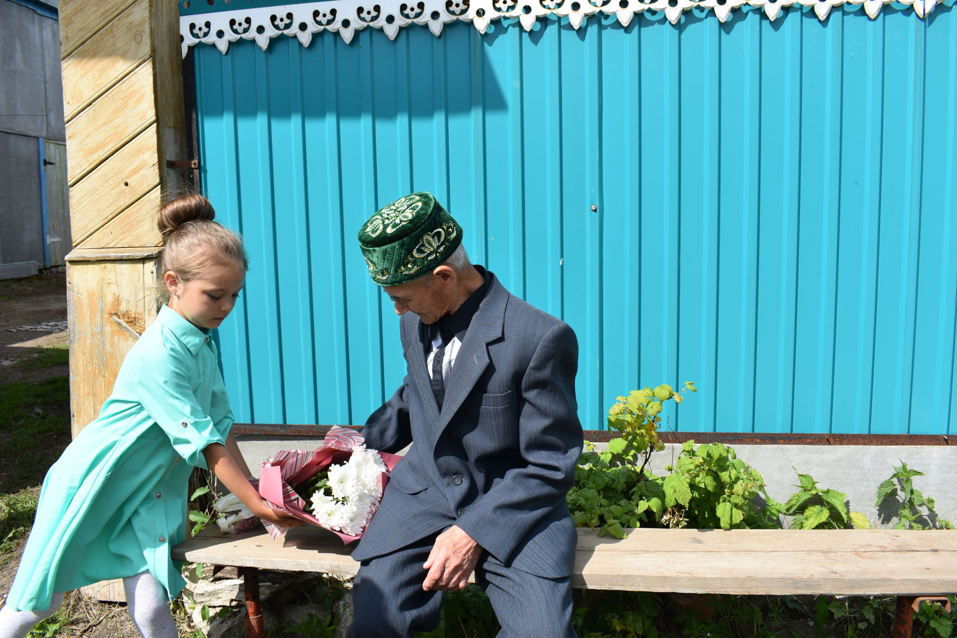 Лаеклы ялга да аны тракторы белән бергә озаталар