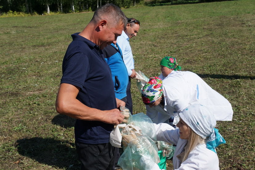 Борнак җирлегендә узган район ветеринария хезмәткәрләре көненә багышланган чарадан фоторепортаж