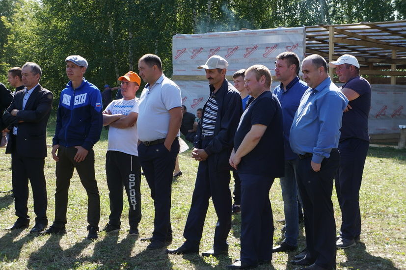 Борнак җирлегендә узган район ветеринария хезмәткәрләре көненә багышланган чарадан фоторепортаж