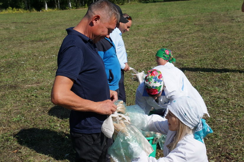 Борнак җирлегендә узган район ветеринария хезмәткәрләре көненә багышланган чарадан фоторепортаж