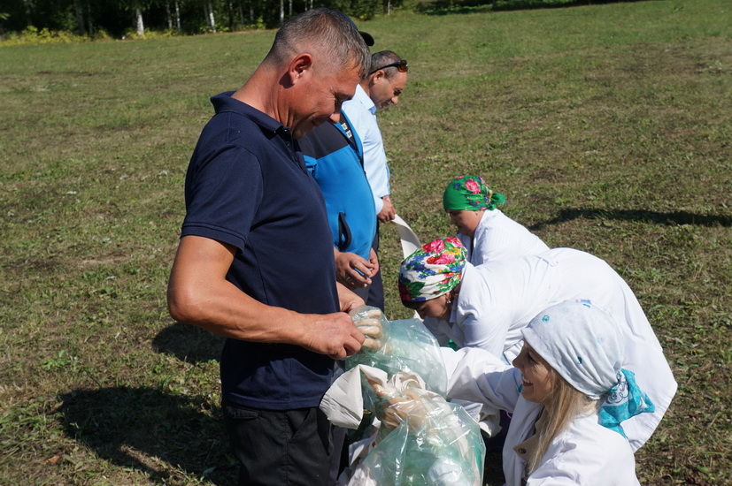 Борнак җирлегендә узган район ветеринария хезмәткәрләре көненә багышланган чарадан фоторепортаж