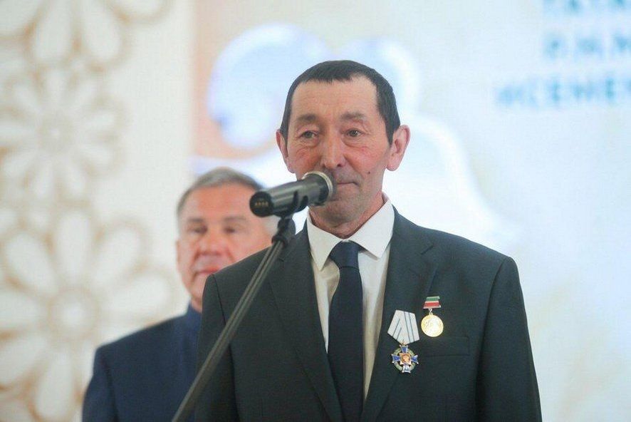 Мөхәрләмовлар гаиләсе Татарстан Президенты Рөстәм Миңнеханов һәм аның тормыш иптәше Гөлсинә ханым белән очрашты