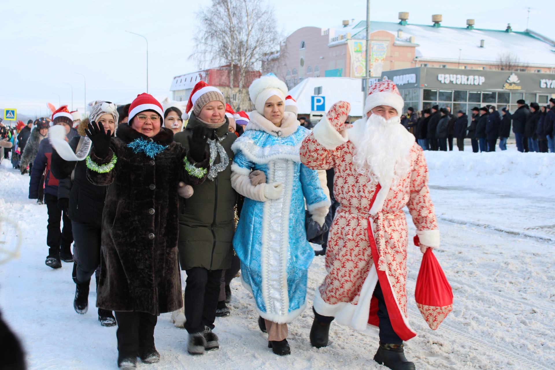 Балтачта үзәк чыршыны ачу тантанасыннан фоторепортаж