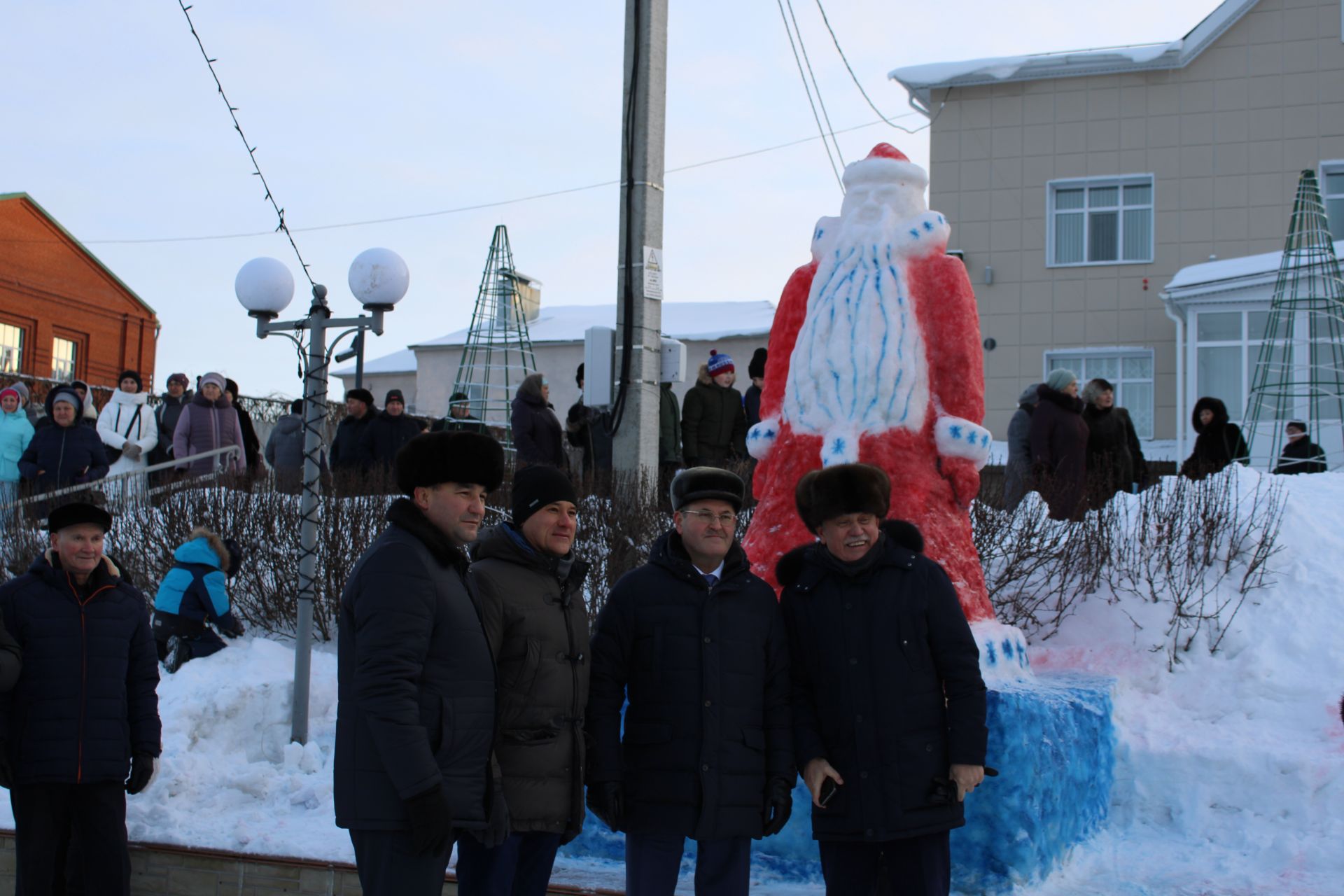 Балтачта үзәк чыршыны ачу тантанасыннан фоторепортаж