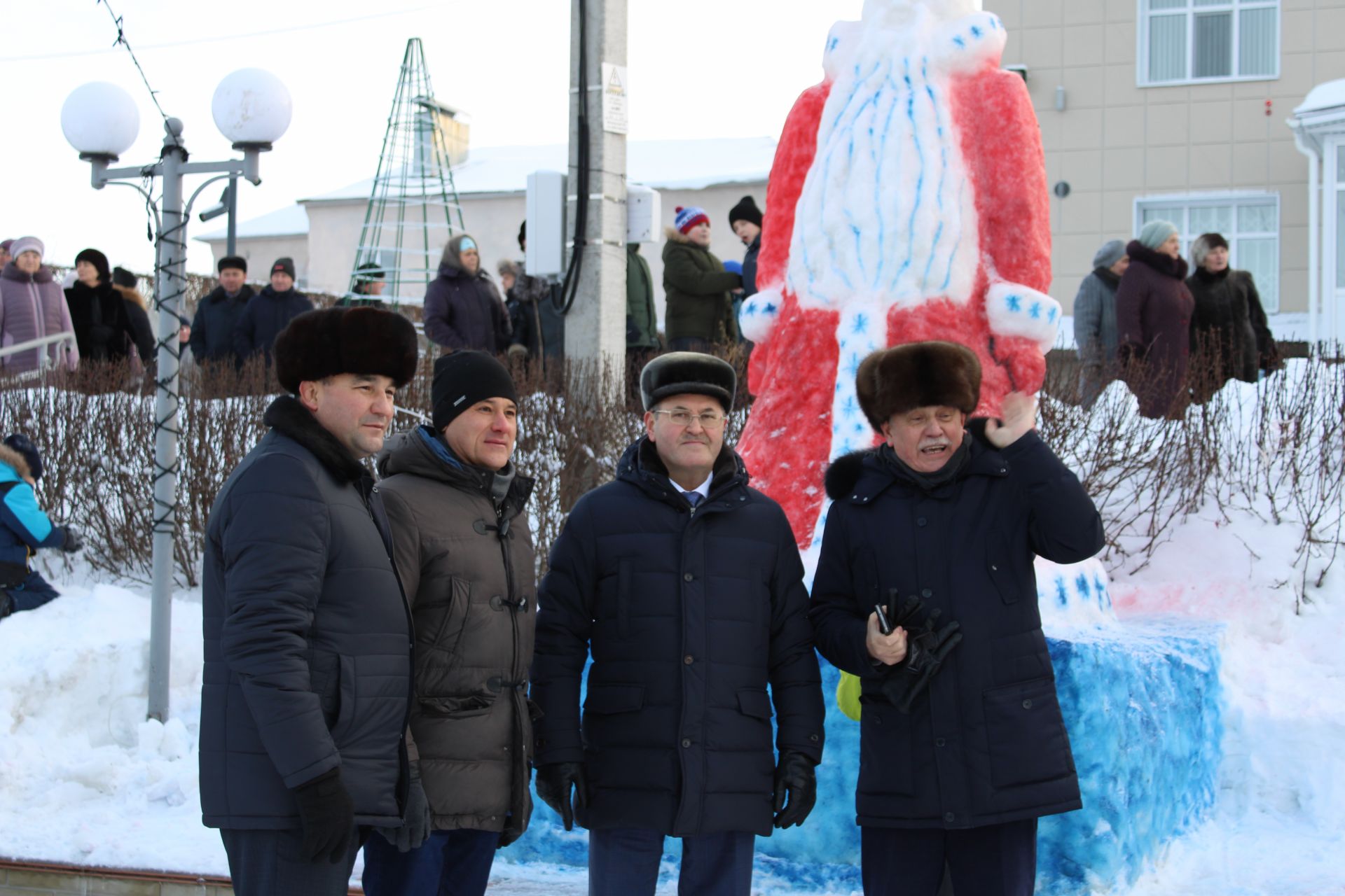 Балтачта үзәк чыршыны ачу тантанасыннан фоторепортаж