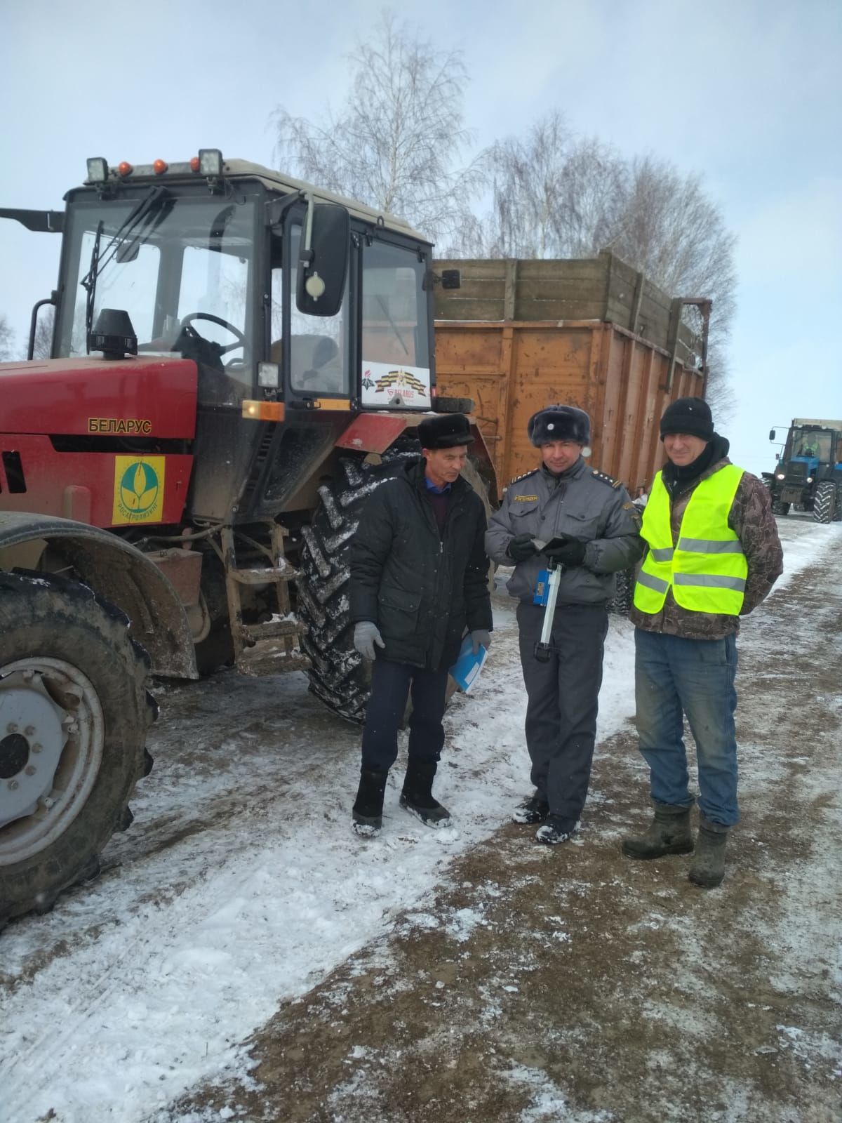 "Смәел"леләрнең техникасы язгы кыр эшләренә әзер (+фото)