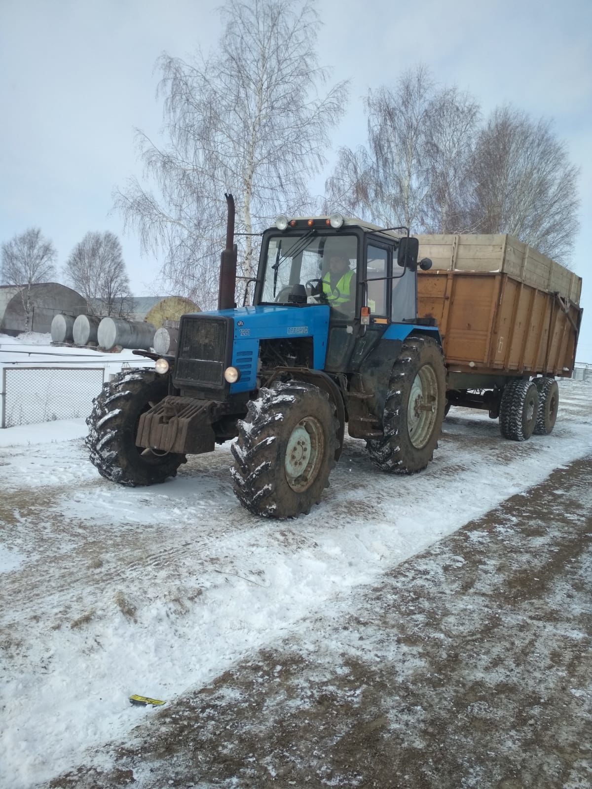 "Смәел"леләрнең техникасы язгы кыр эшләренә әзер (+фото)