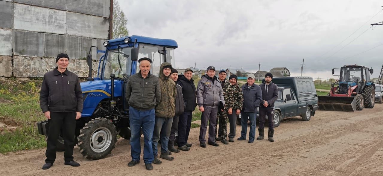 Авылларда шәхси тракторларга техник күзәтү үткәрелә. Чираттагысы Соснада (+ бик күп фото)