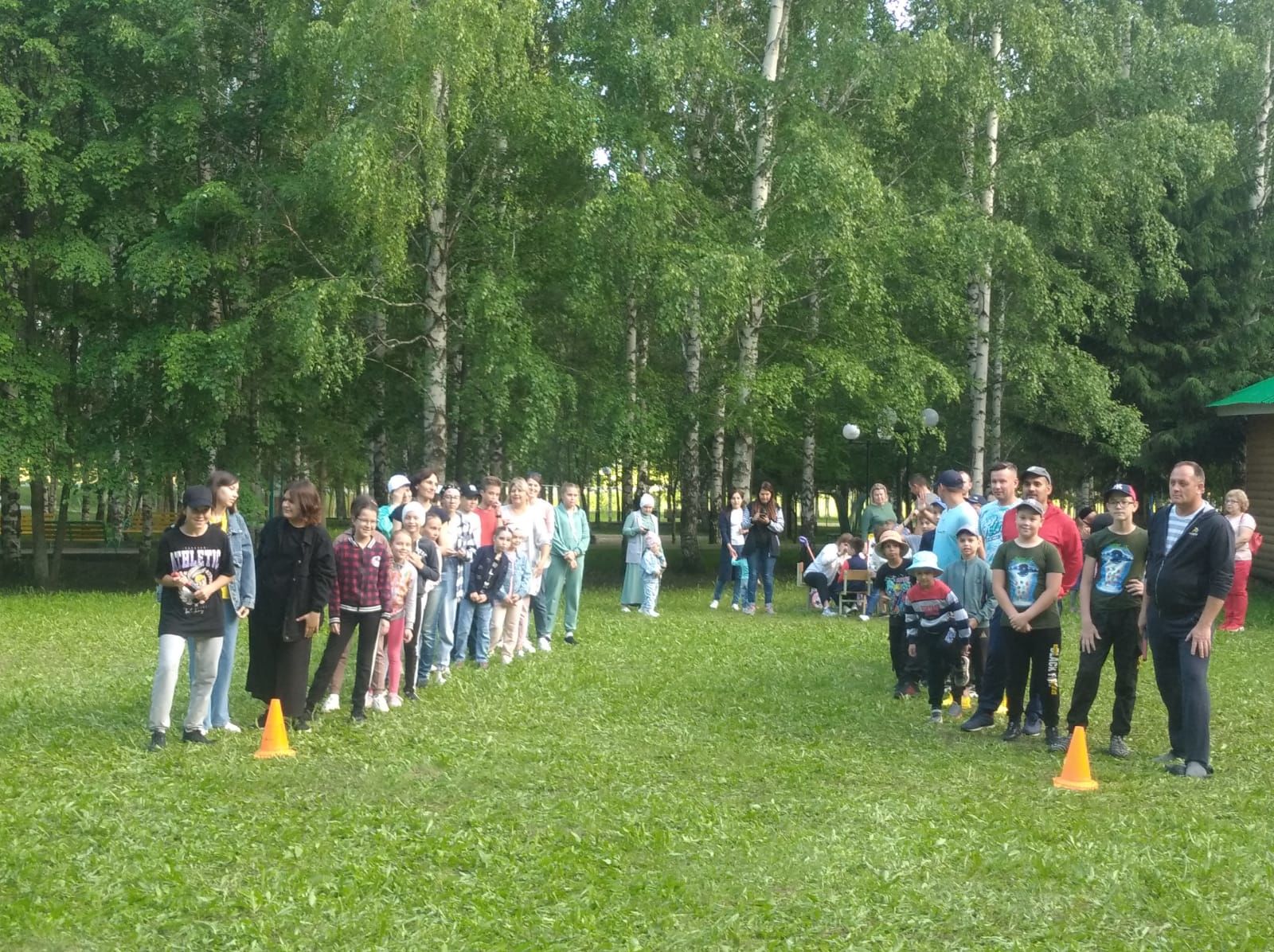 Район электр челтәрендә эшләүчеләрнең балалары өчен “Сабантуй” ял паркында бик матур бәйрәм үткәрелде (+бик күп фото)