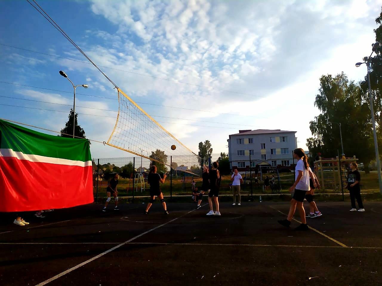 Республика көне уңаеннан Балтачта волейбол ярышы узды (фотолар)