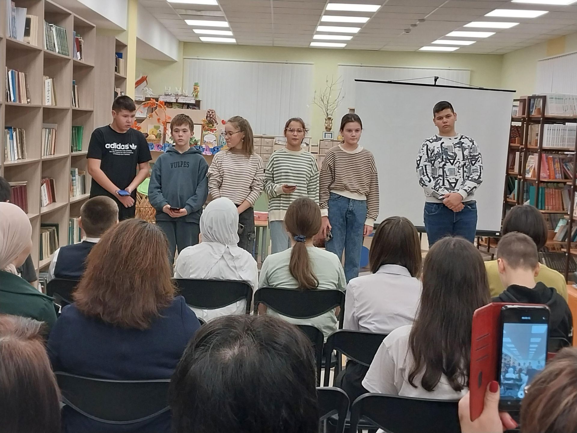 Балтач Үзәк балалар китапханәсендә «Дөнья әнидән башлана» дигән чара үткәрелде (фото)