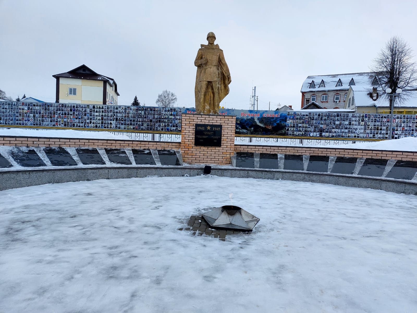 Балтачта митинг үтте. Кемнәр хөрмәтенә? (фото, видео)