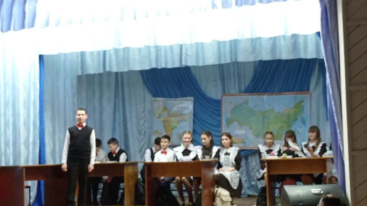 Айзиләнең пьесасын әтисе укыгын мәктәптә сәхнәләштергәннәр (фото)
