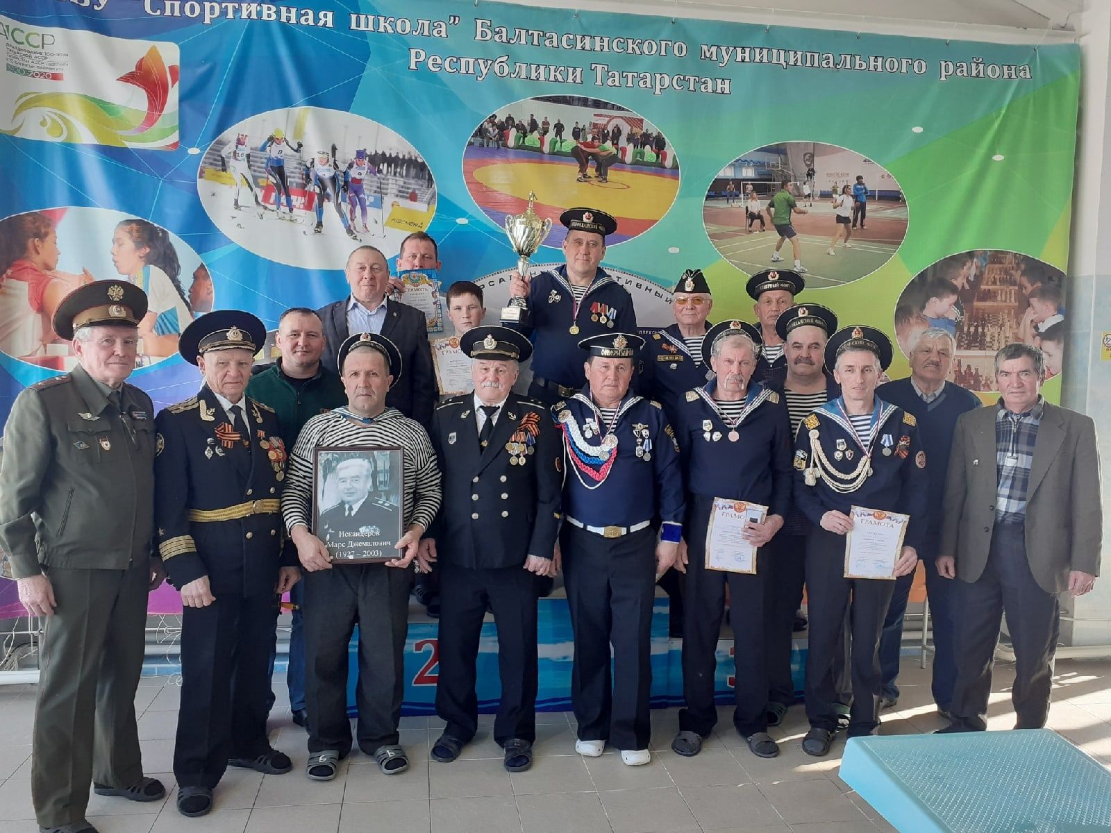 “Дулкын” йөзү бассейнында су асты флоты диңгезчеләре үзара көчләрен сынадылар (фото)