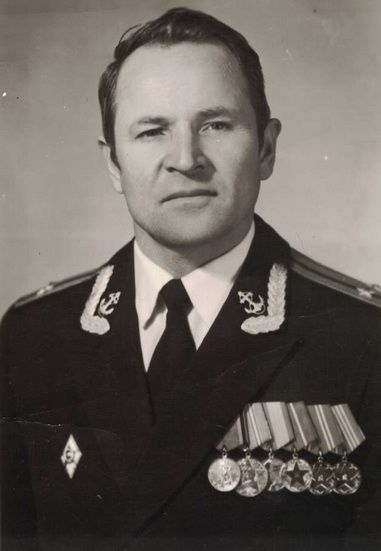 Портларда  бәйрәмнәр уза, зур шәһәрләрдә корабльләр парады оештырыла