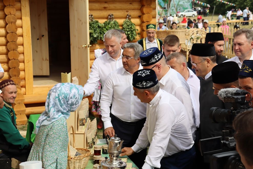 Безнекеләр Малмыжны гөрләтте яки Малмыж Сабан туеннан фотомизгелләр