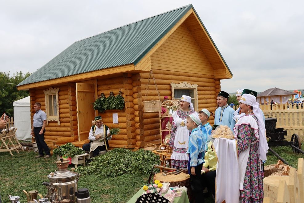 Безнекеләр Малмыжны гөрләтте яки Малмыж Сабан туеннан фотомизгелләр