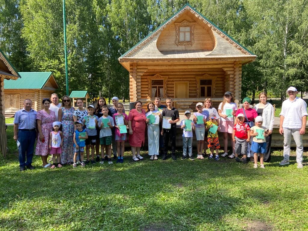 СВОда һәм СОП гаиләләрендә тәрбияләнүче балалар өчен күңел ачу чарасы үткәрелде (фото)