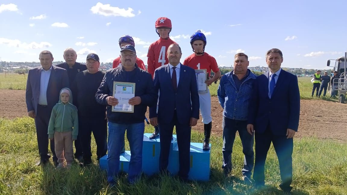 Балтачта Республика көне уңаеннан ат чабышы булды (фото)