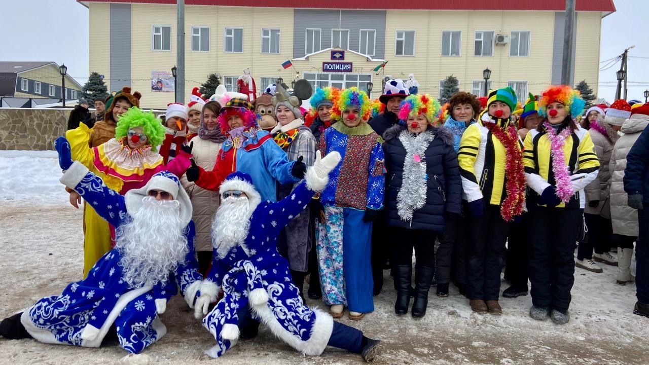 Балтачта чыршы ачылышы атлар һәм бизәлгән техникалар парады белән башланды