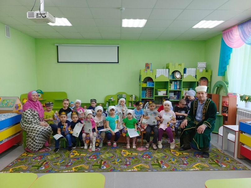Нөнәгәр балаларын кем сөендергән?