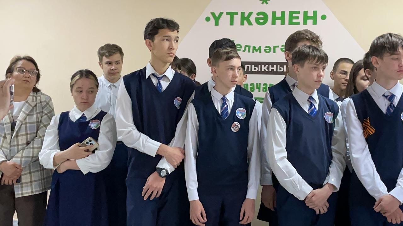 Балтач гимназиясендә Азат Галимов истәлегенә истәлек тактасы куелды (фото)