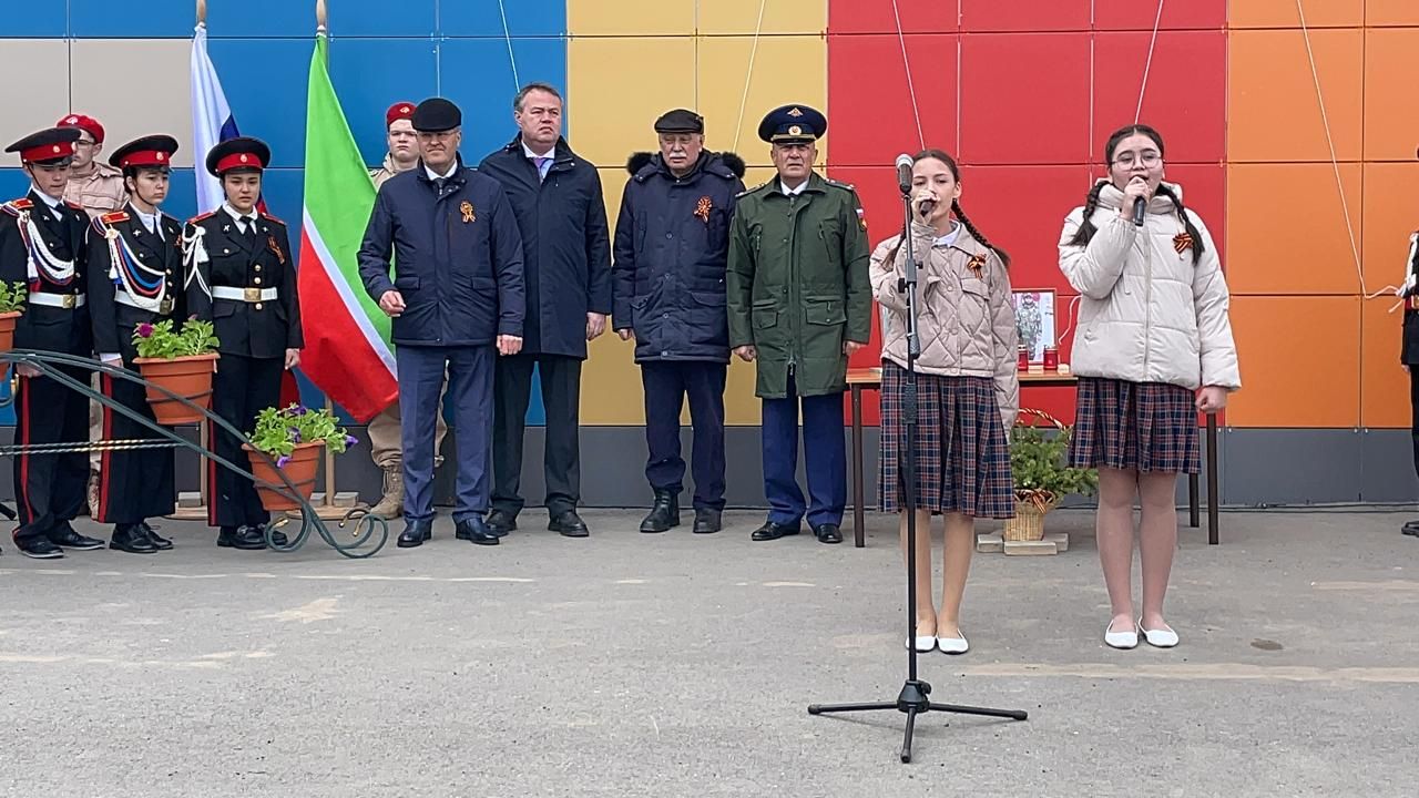 Балтач мәктәбендә махсус операциядә һәлак булган хәрбиләр истәлегенә истәлек тактасы ачтылар (фото)