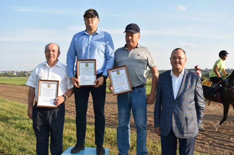 Балтачта Республика көненә багышланган ат чабышы үткәрелде (фото)