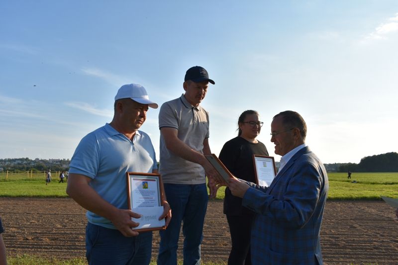 Балтачта Республика көненә багышланган ат чабышы үткәрелде (фото)