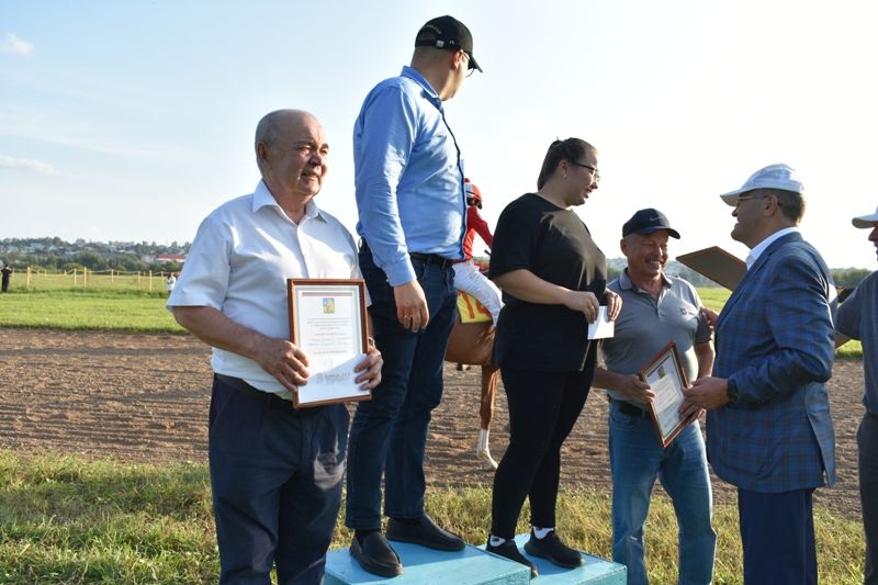 Балтачта Республика көненә багышланган ат чабышы үткәрелде (фото)