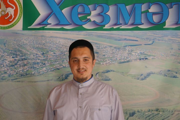 Намазлыкта төрле рәсемнәр, мәчетләр булганда укылган намаз дөрес буламы?