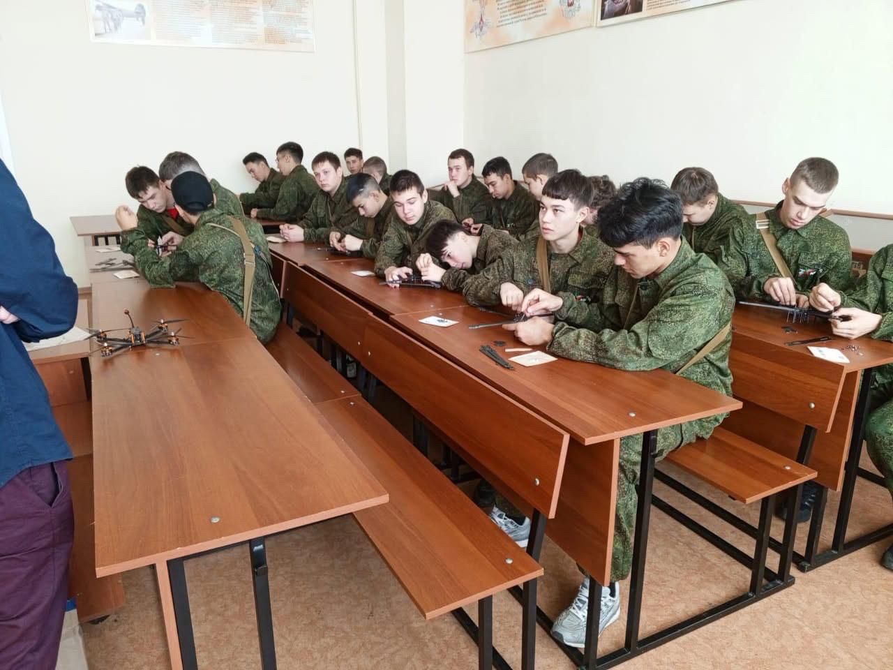 Балтач егетләре хәрби җыенда булып кайтты