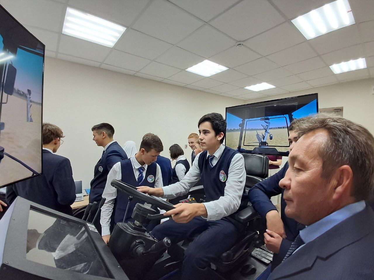 Балтач гимназиясе укучылары Арча аграр-сәнәгать һөнәр көллиятенең икенче филиалында кунакта булган