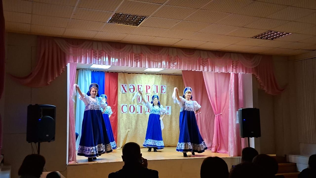 Шодалылар Дәнифне армиягә озатты