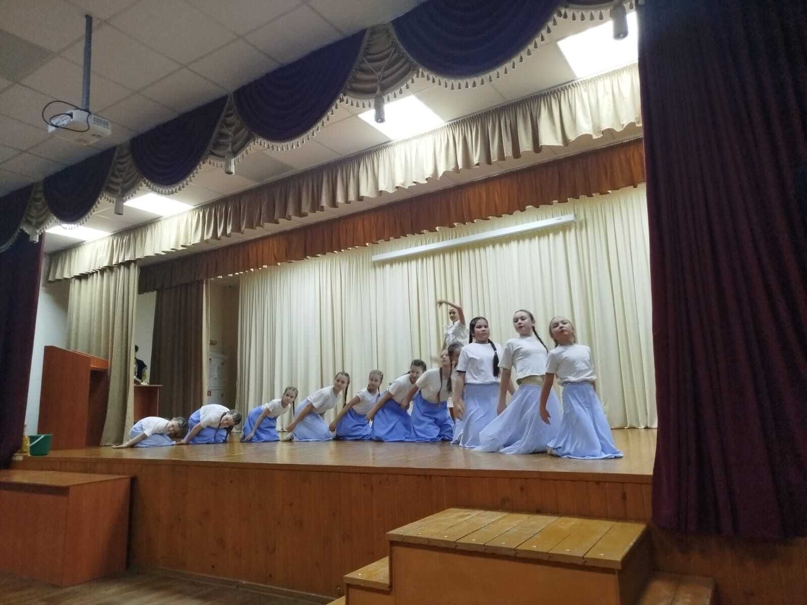 Яңгулда «Җиргә гүзәллек, илгә батырлык бирүче сез - әниләр» дип исемләнгән тематик бәйрәм кичәсе узды