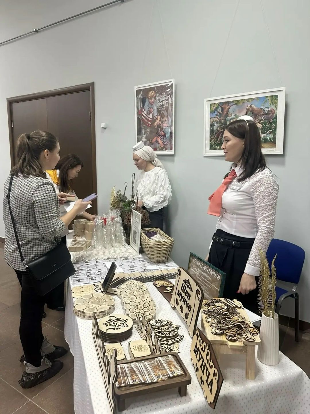 Балтачлылар «Әкият»  курчак театрында узган күргәзмә-сатуда катнашты