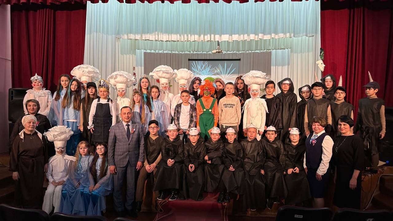 «Сәяр» театр фестиваленең район этабы җиңүчеләрен бүләкләделәр