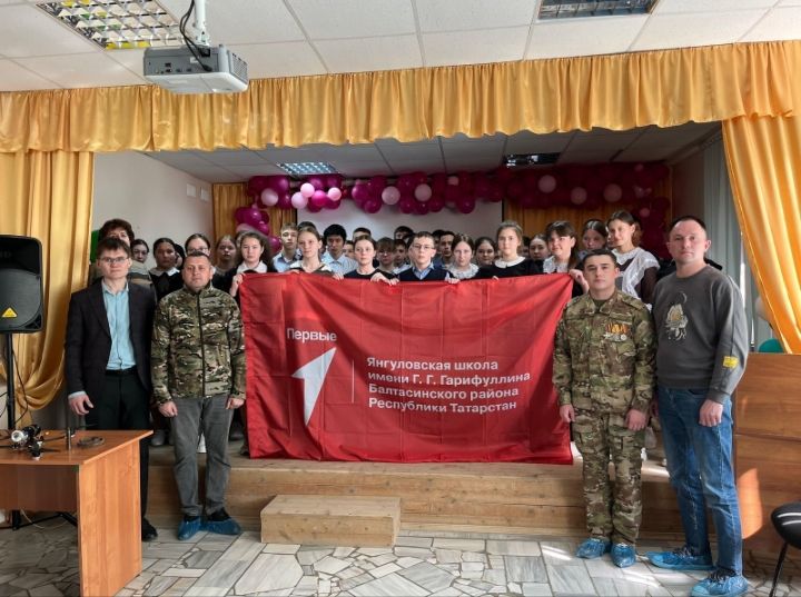Батырлык дәресендә хәрби Раушан Рамазанов сөйләде