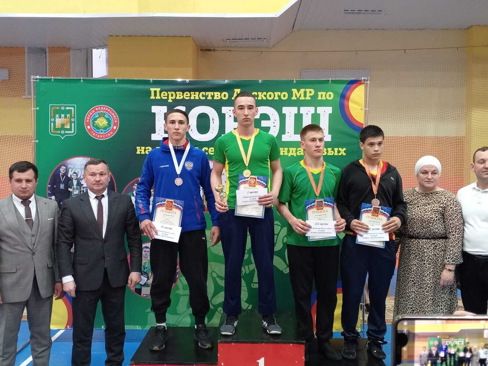 Ислам Арчада узган көрәш ярышыннан җиңү белән кайтты
